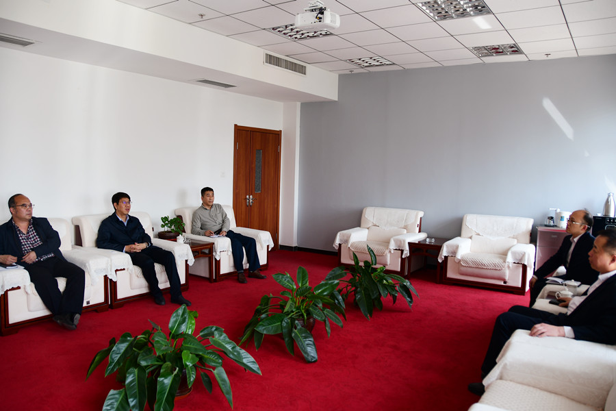 我区与晋商银行清徐支行进行融资洽谈(图1)