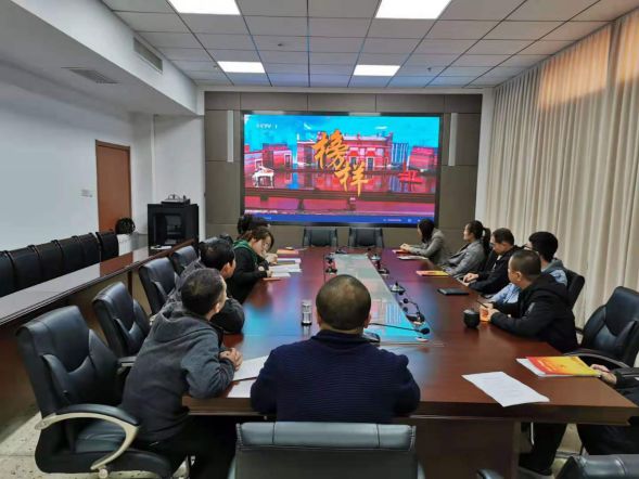 开发区召开“不忘初心、牢记使命”主题教育专题学习会(图1) 开发区召开“不忘初心、牢记使命”主题教育专题学习会(图1)