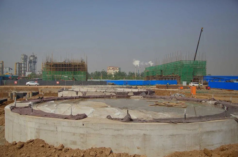 山西亚鑫集团新能科技冷凝鼓风系统焦油氨水分离槽第一施工段提前完成(图2)