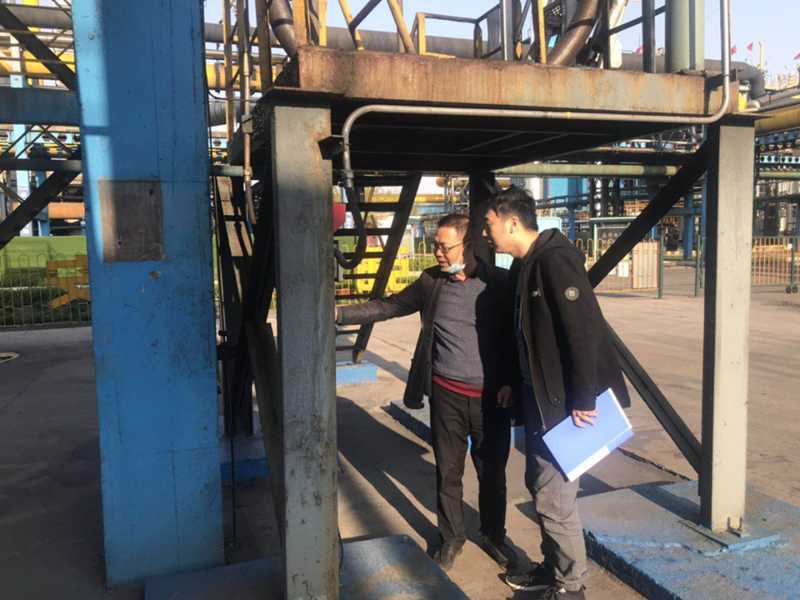 开发区赴危化品企业进行安全专项执法检查(图1)