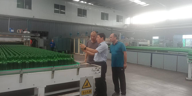 邢蕴武赴山西昕锦轩玻璃制品有限公司走访调研(图1)