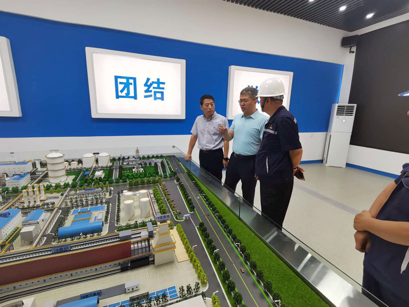 邢蕴武、雷学义赴开发区调研(图2)