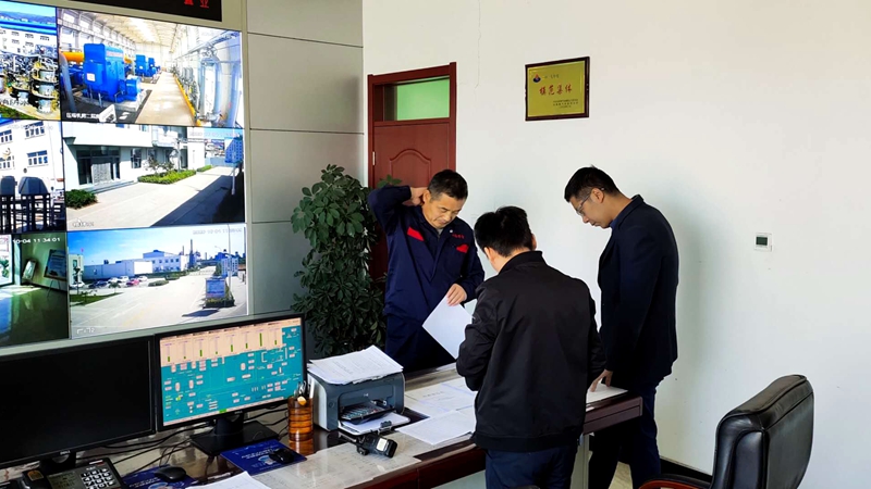 孟涛赴华阳燃气和集智新材料检查企业安全工作(图1)