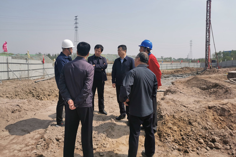 【我为企业办实事】王国庆深入“公转铁”项目实地调研(图2)