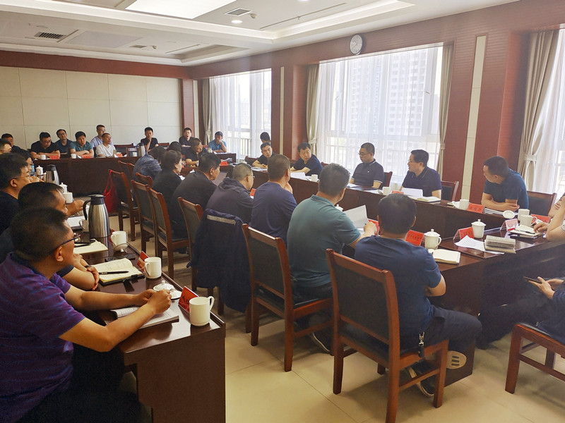 岳兔立主持召开化工园区认定工作推进会(图2)