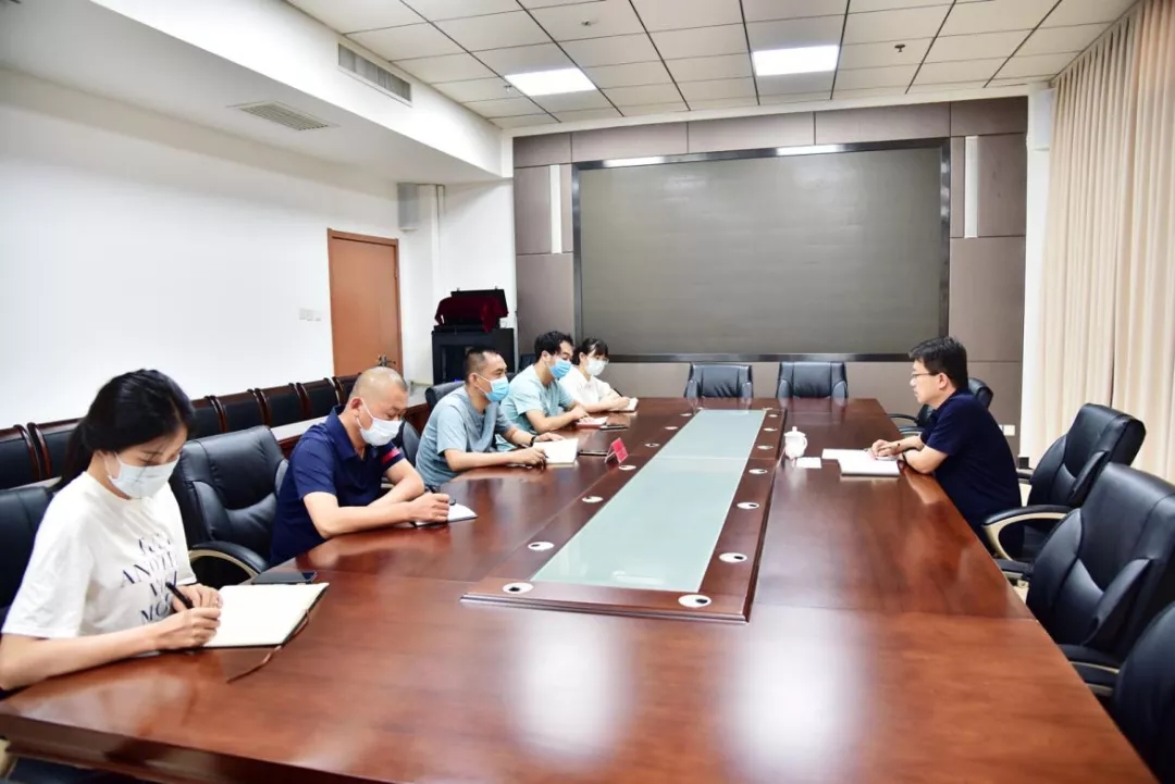 陈晋组织召开行政审批局全体人员会议(图1)