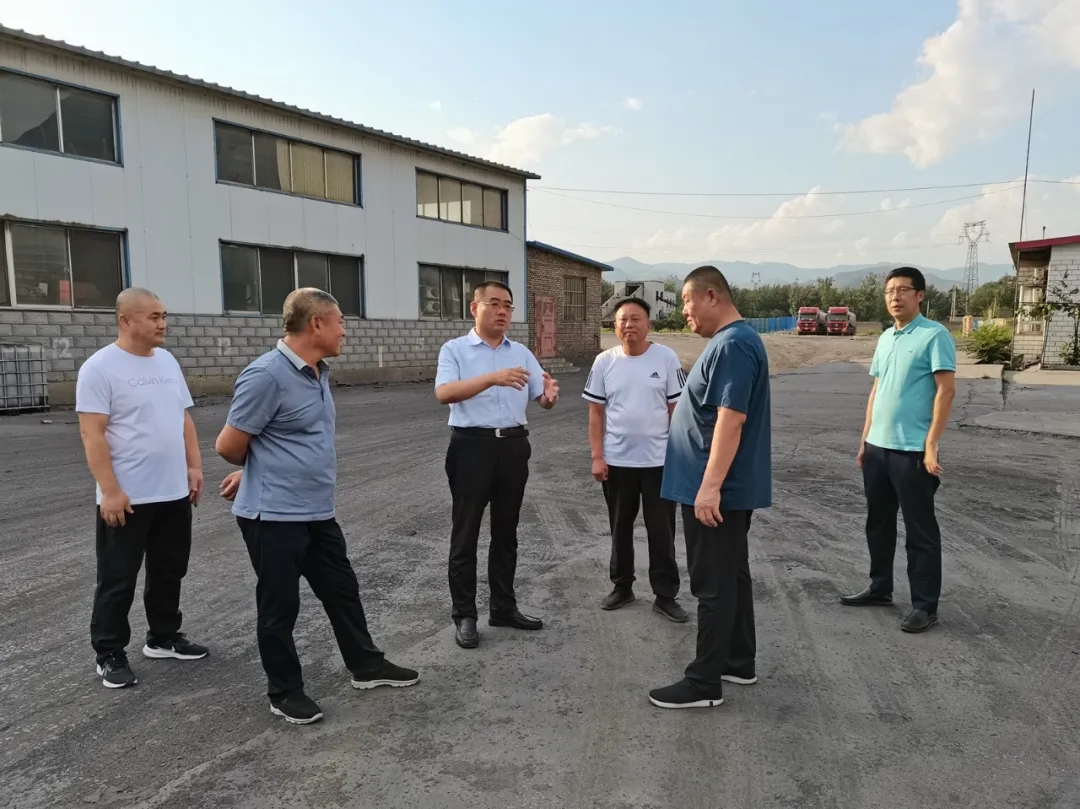 陈晓勇带队赴307国道西高白段现场办公(图1)