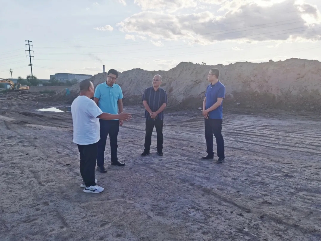 孟涛带队赴信安标准化厂房调研(图1)