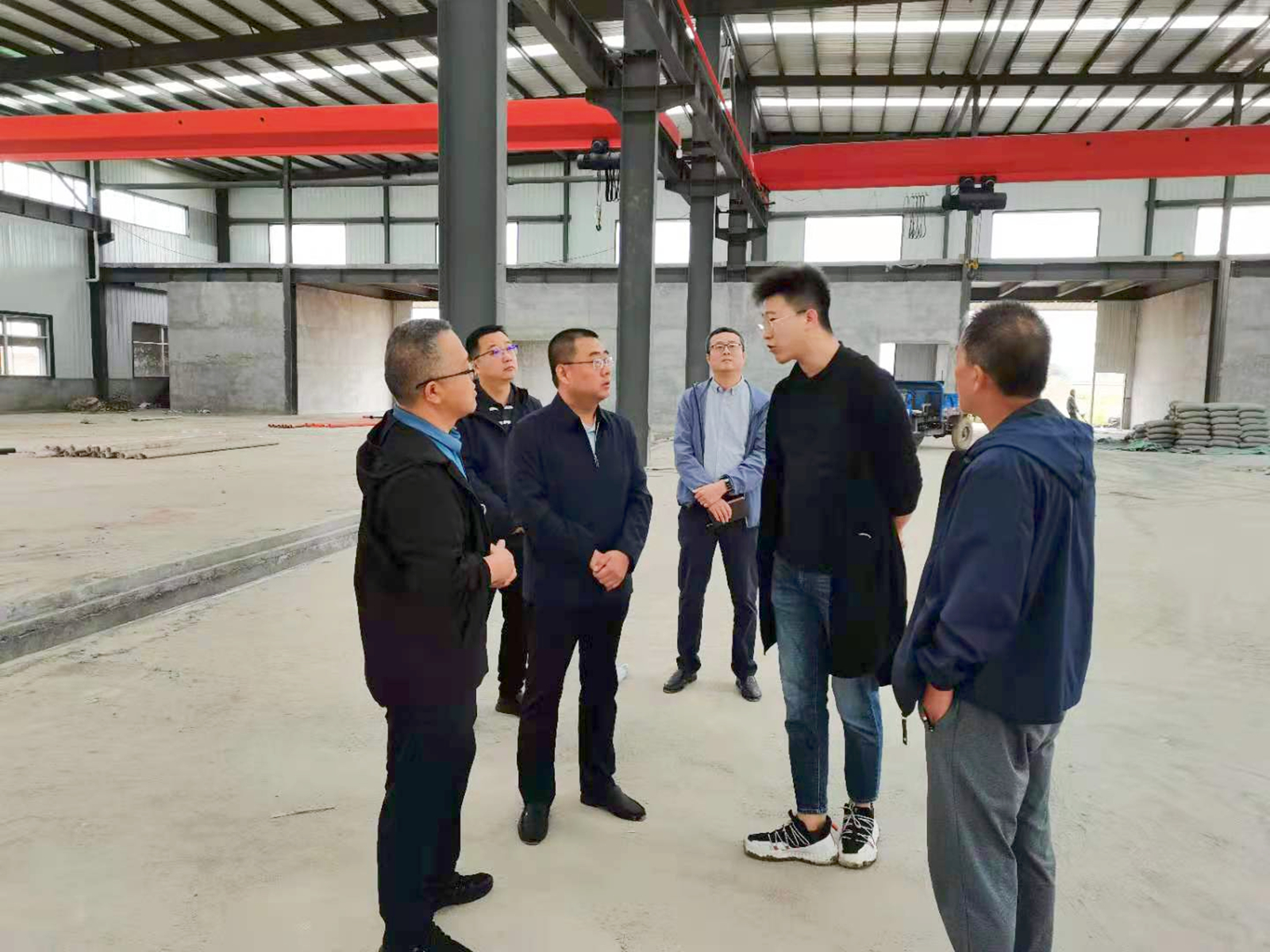 陈晓勇带队调研区内企业(图1)