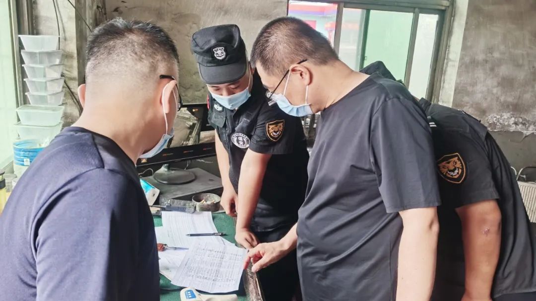 陈晓勇带队检查督导企业疫情防控工作(图2)